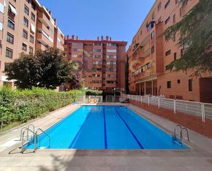 Swimming pool of Flat to rent in  Madrid Capital  with Heating, Swimming Pool and Washing machine