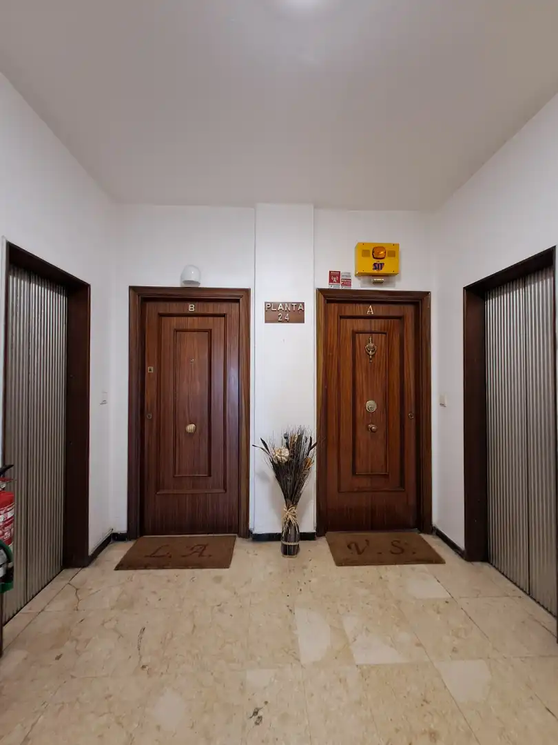 Piso de alquiler en A Coruña Capital  con Calefacción, Terraza y Amueblado