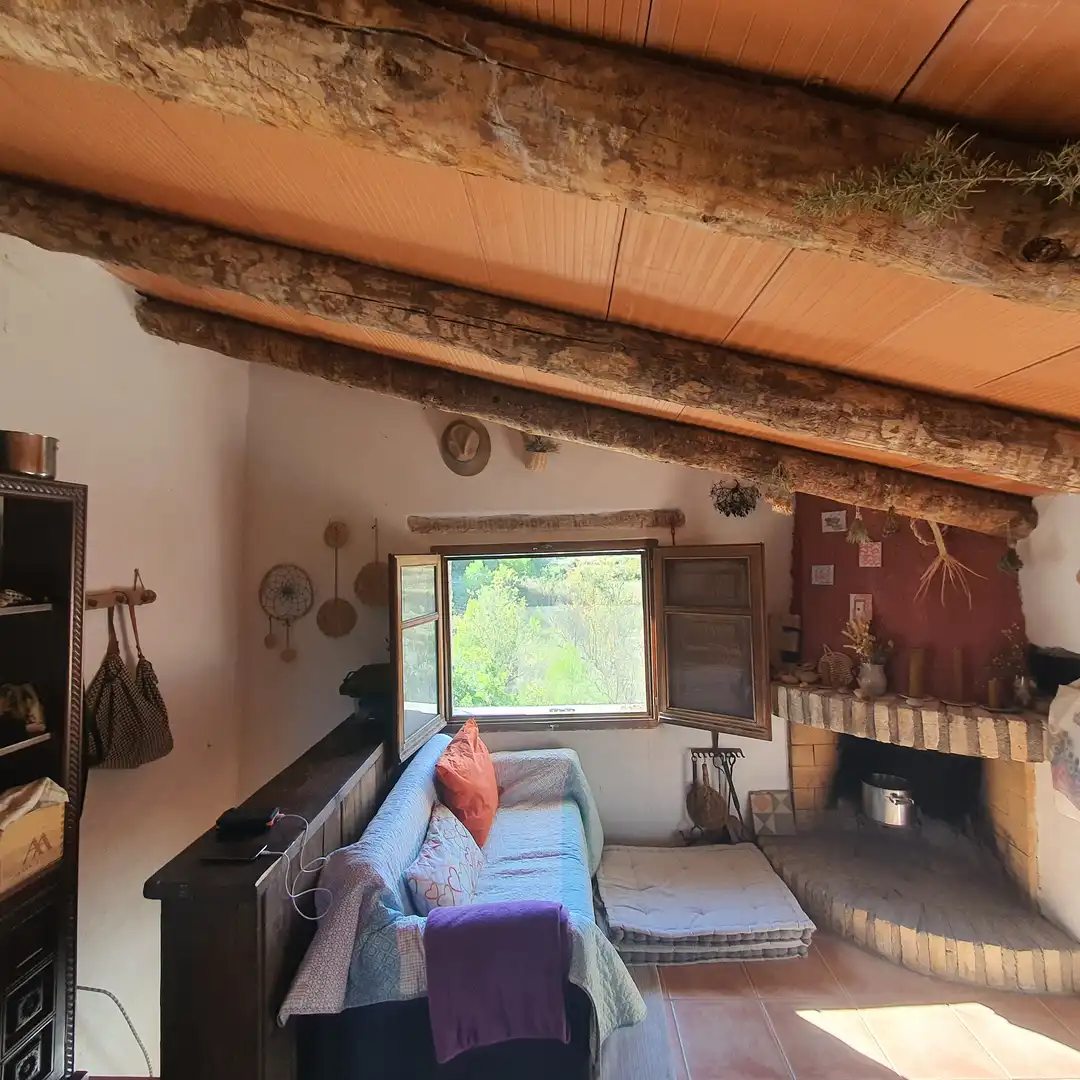Sala d'estar de Finca rústica en venda en Caseres amb Moblat