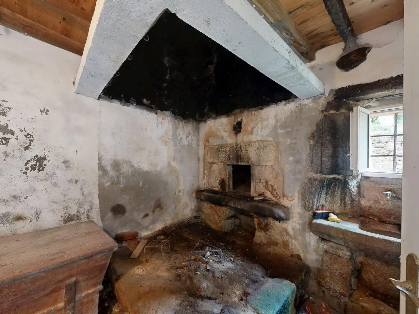 Kitchen of Houses for sale in O Valadouro    with Storage room