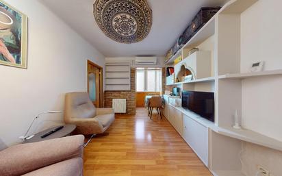 Living room of Flat for sale in  Madrid Capital  with Air Conditioner, Heating and Alarm