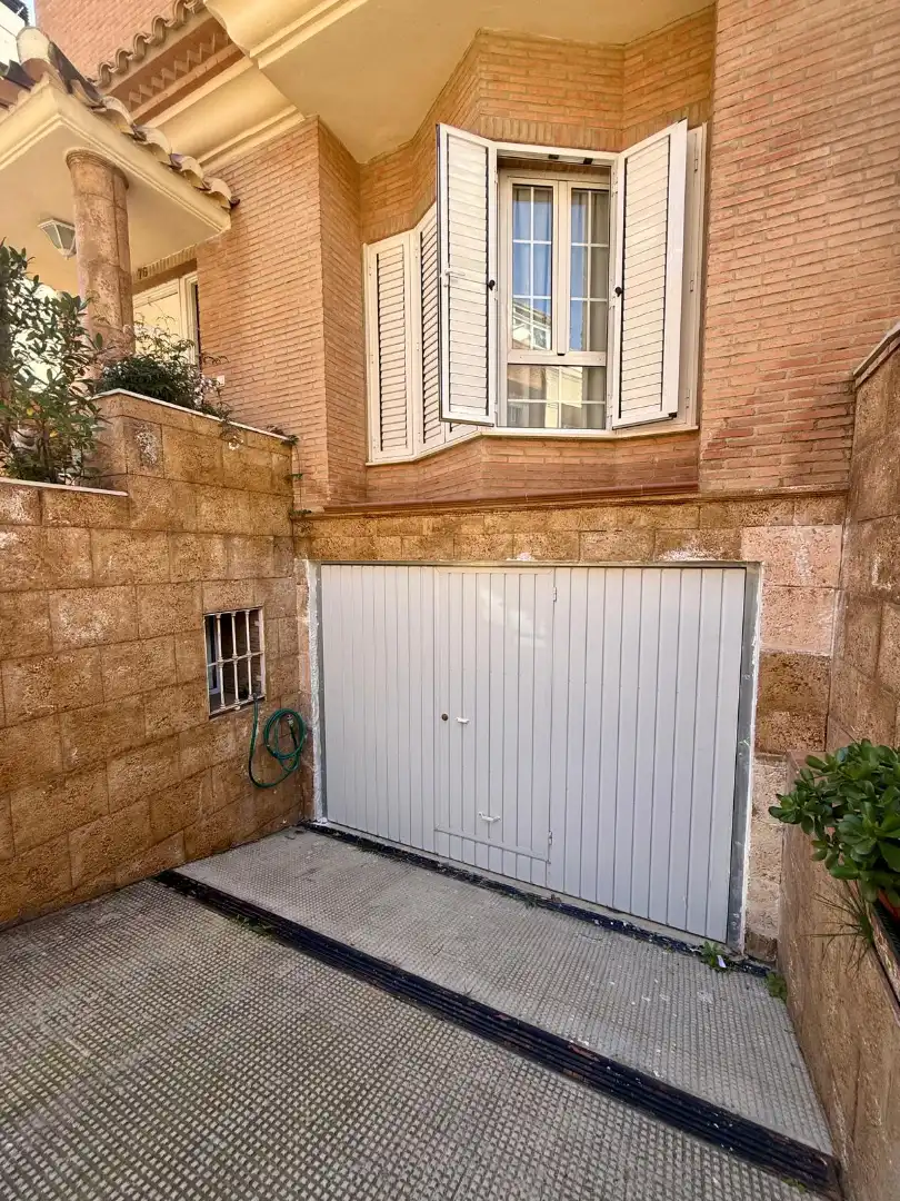 Vista exterior de Casa adosada en venta en Sedaví con Amueblado