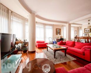 Sala d'estar de Pis en venda en Santander amb Parquet i Terrassa