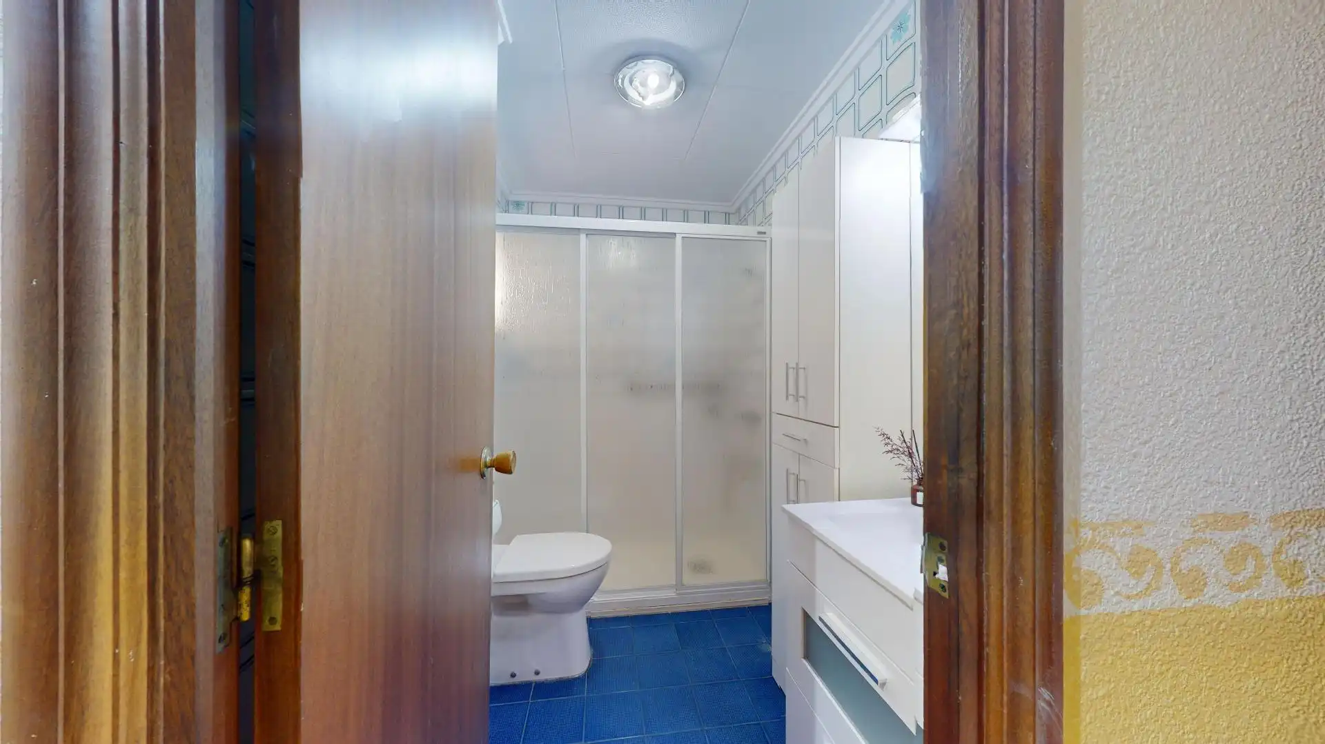 Baño de Piso en venta en Elche / Elx con Aire acondicionado