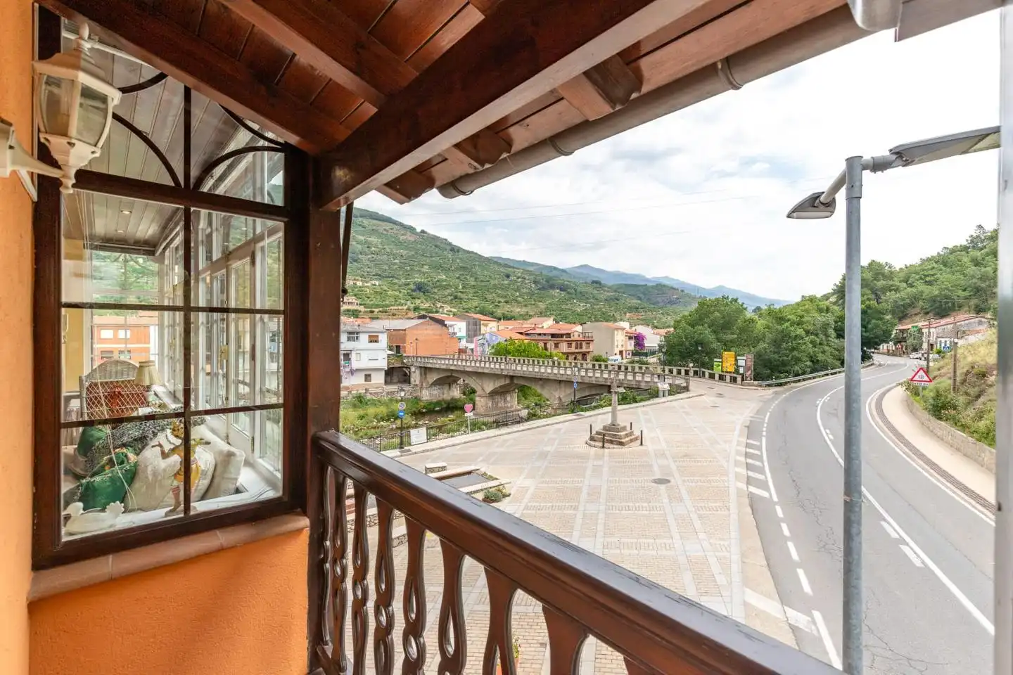 Vista exterior de Casa o xalet en venda en Navaconcejo amb Aire condicionat i Terrassa