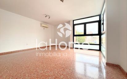 Exterior view of Flat for sale in Moncada  with Air Conditioner, Storage room and Oven