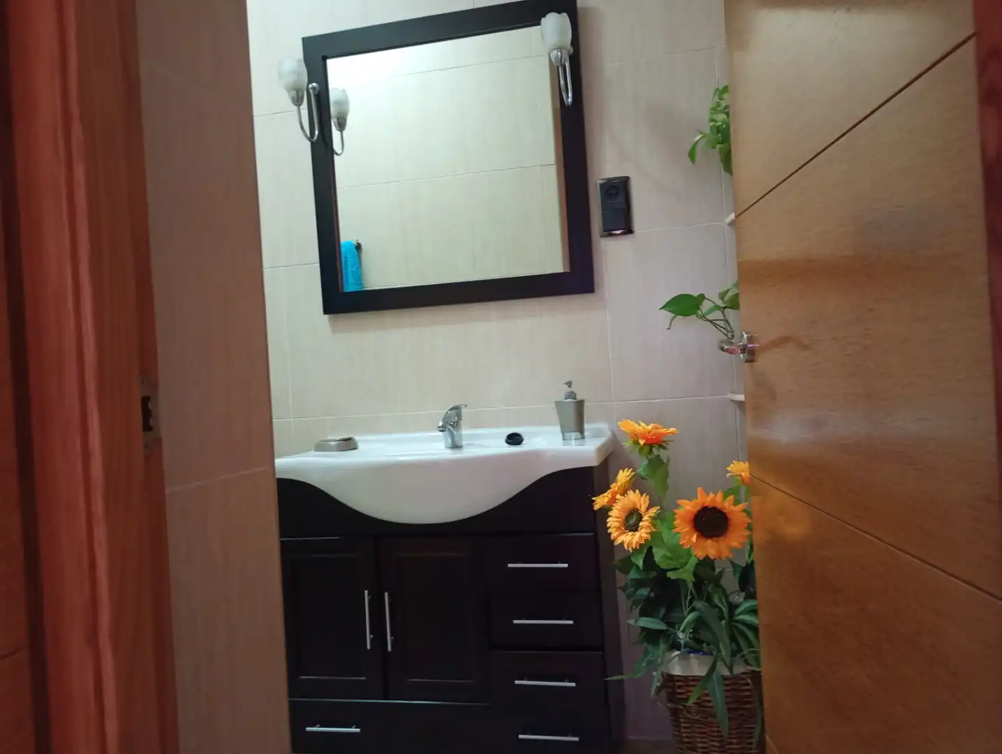 Bathroom of Ground floor for sale in Albaida del Aljarafe  with Air Conditioner
