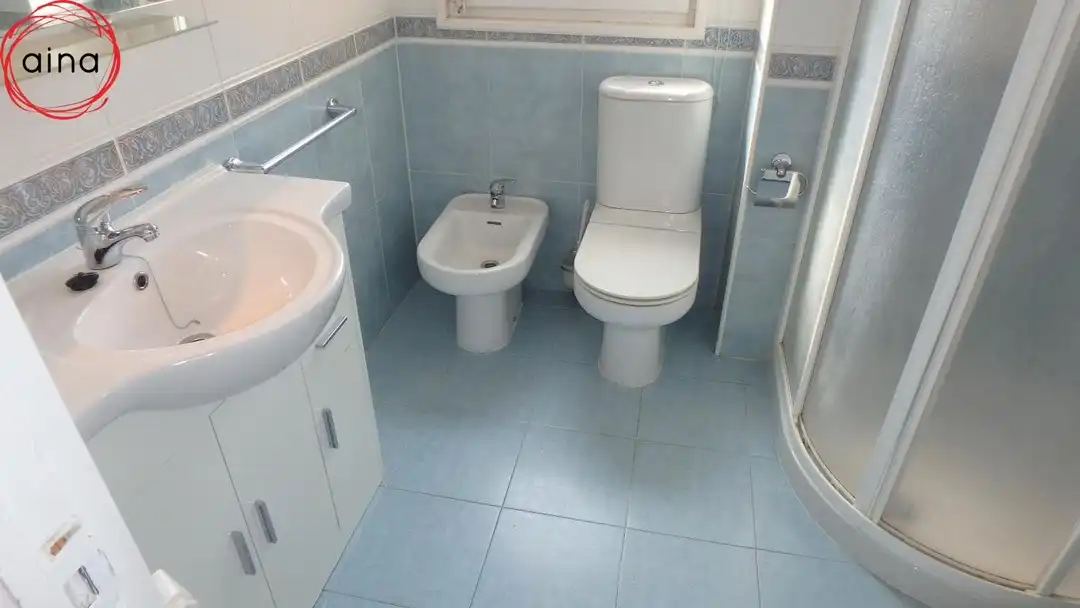 Baño de Piso de alquiler en  Pamplona / Iruña con Calefacción, Terraza y Alarma