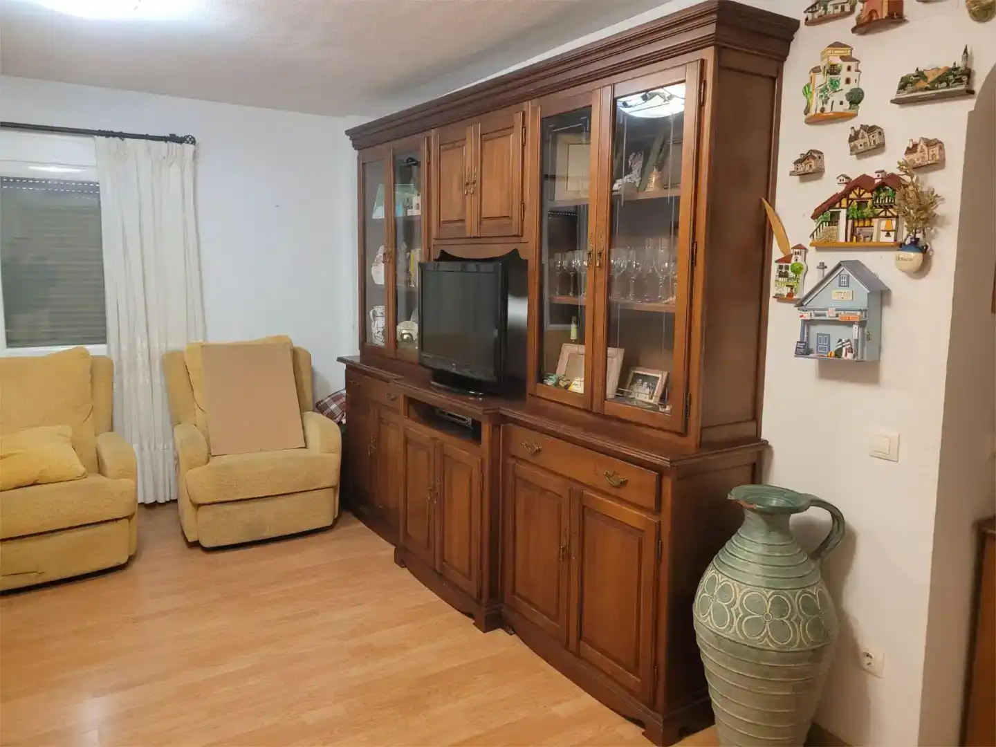 Sala de estar de Piso en venta en Salvacañete con Parquet, Trastero y Amueblado