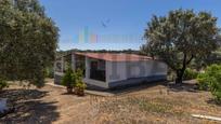 Vista exterior de Casa o xalet en venda en Badajoz Capital amb Piscina