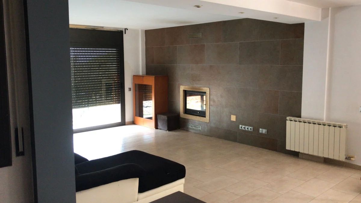 Sala d'estar de Casa adosada en venda en Vallgorguina amb Calefacció, Parquet i Terrassa