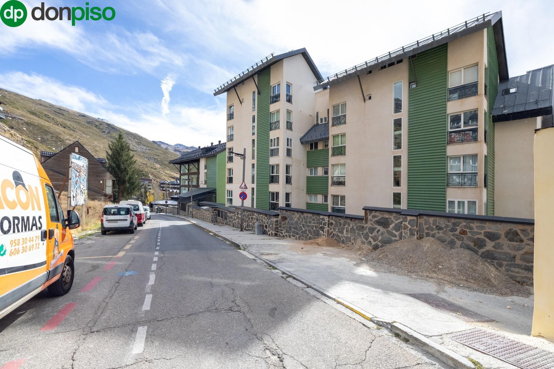 Exterior view of Flat for sale in Sierra Nevada  with Private garden and Community pool