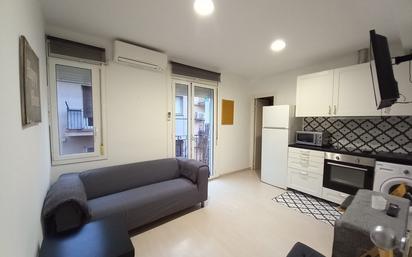 Living room of Flat to rent in  Barcelona Capital  with Air Conditioner, Heating and Parquet flooring