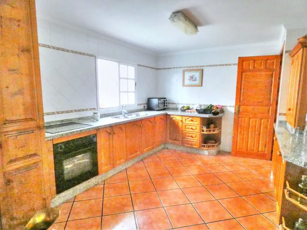 Cocina de Finca rústica en venta en Vélez-Málaga con Jardín privado