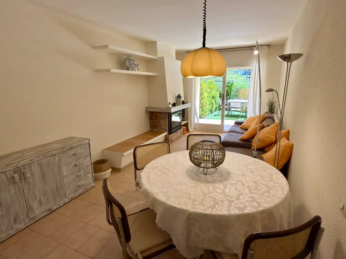 Wohnzimmer von Wohnungen zur Miete in Palafrugell mit Heizung, Privatgarten und Möbliert