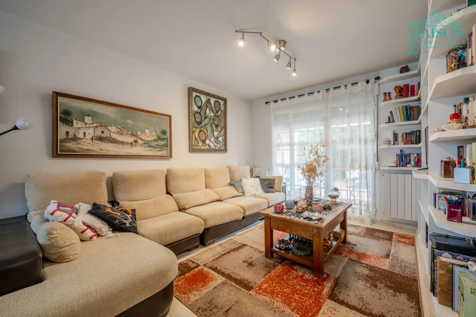 Sala de estar de Casa o chalet en venta en El Casar con Calefacción y Jardín privado