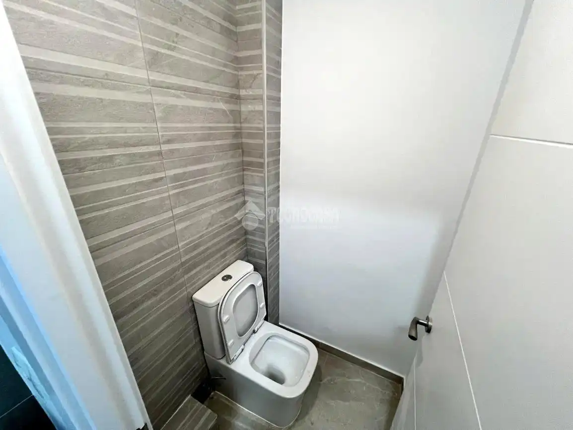 Bathroom of Flat for sale in Alcalá de Henares  with Alarm