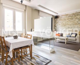 Sala d'estar de Apartament en venda en  Madrid Capital amb Aire condicionat i Calefacció