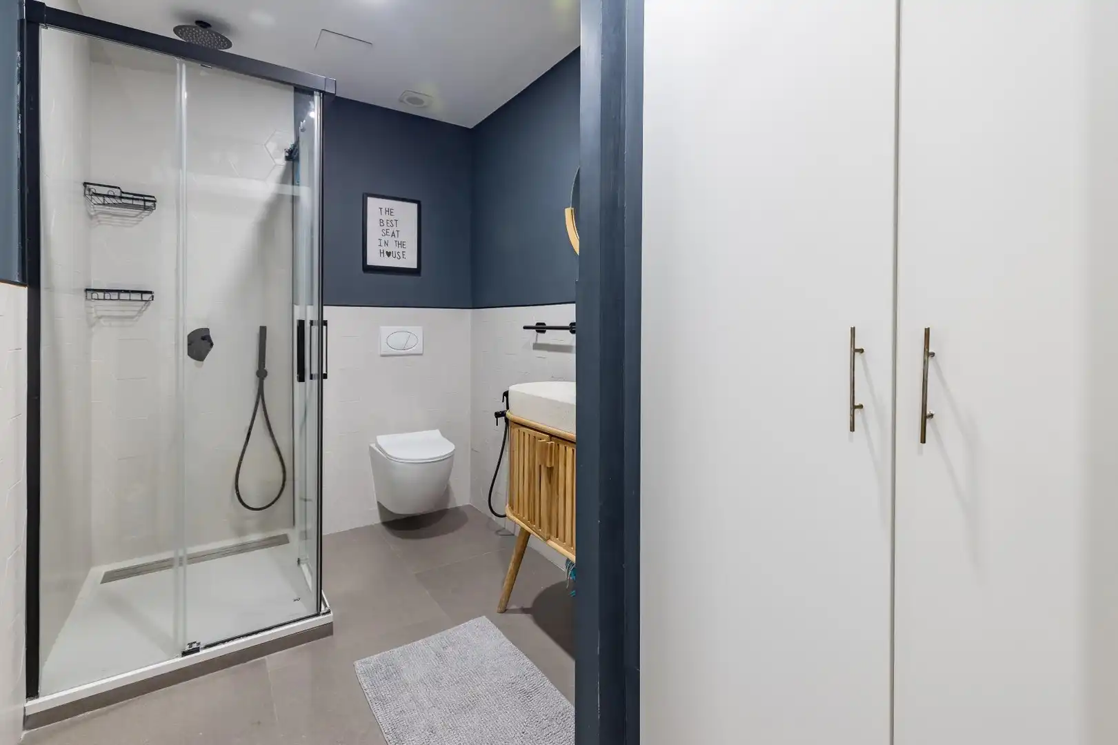 Bathroom of Flat for rent in Valencia  with Air Conditioner, Heating and Storage room