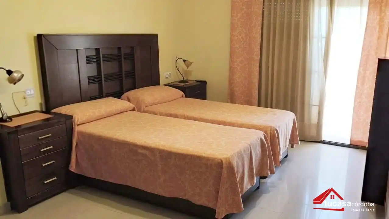 Dormitori de Casa o xalet en venda en Córdoba amb Aire condicionat, Terrassa i Traster