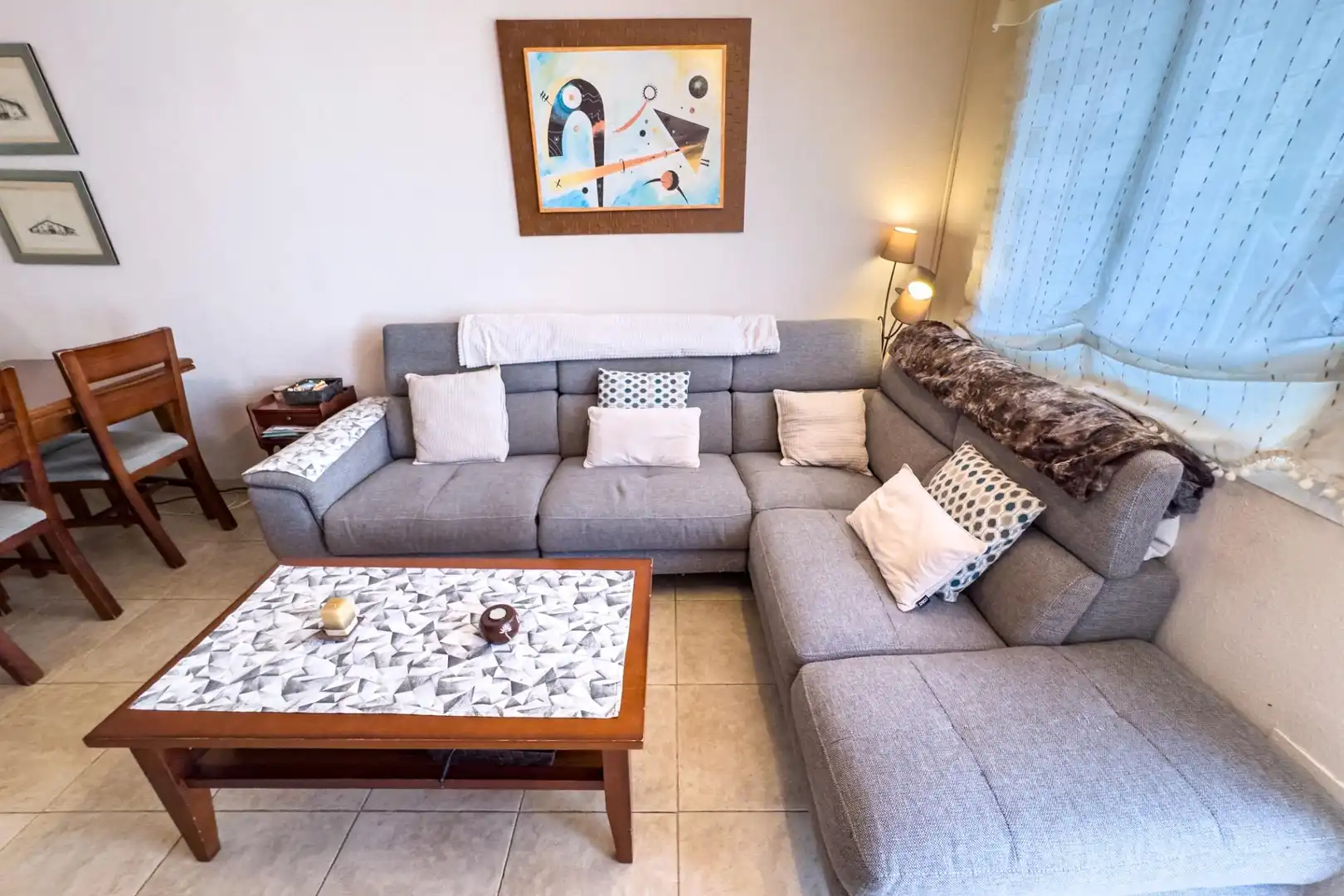 Sala d'estar de Casa adosada en venda en Torrevieja amb Aire condicionat, Jardí privat i Terrassa