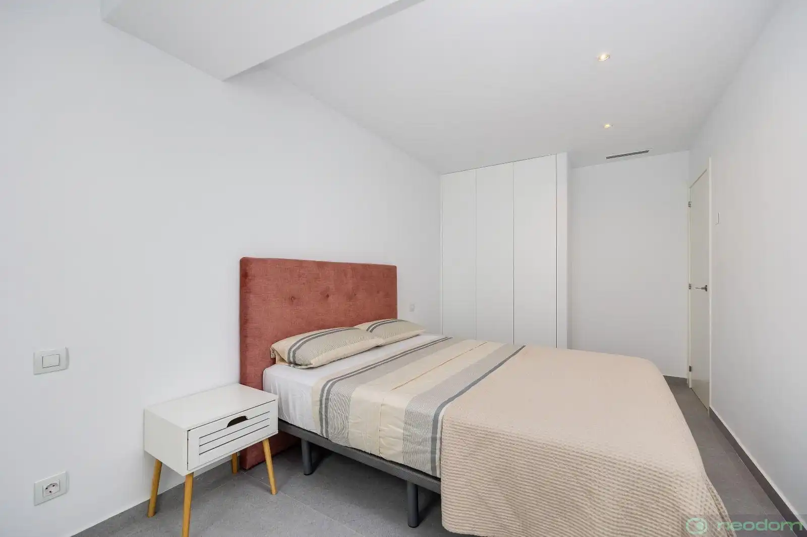 Habitación de Dúplex en venta en Guardamar del Segura con Aire acondicionado, Calefacción y Terraza