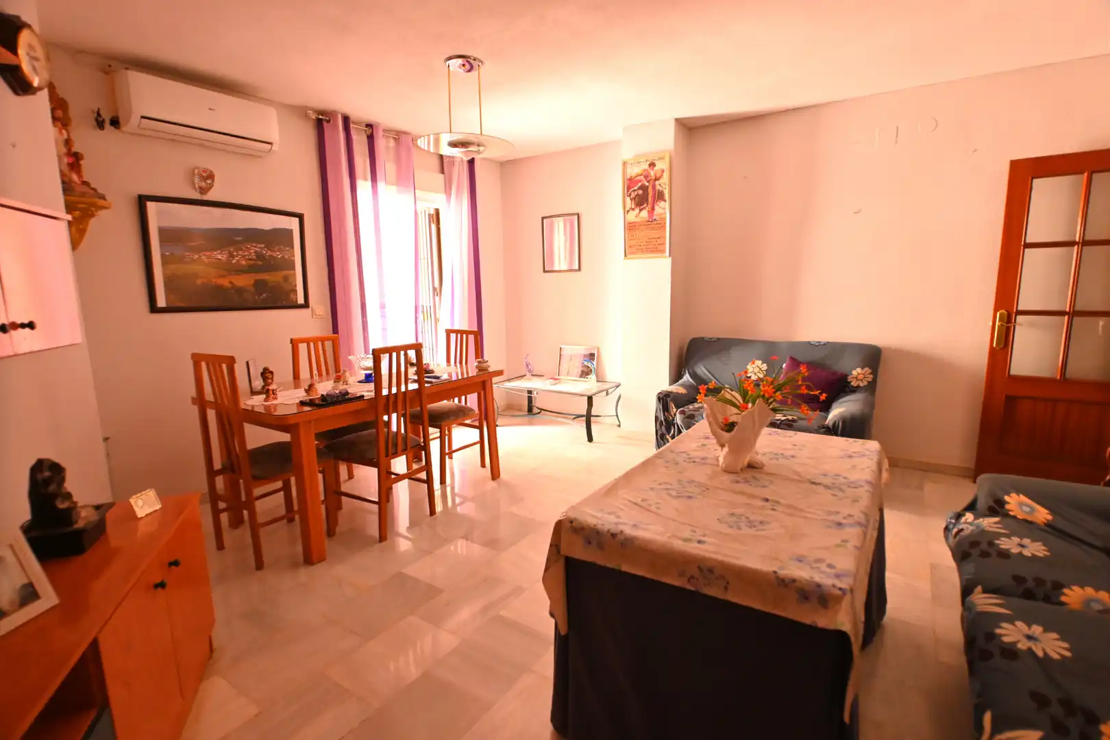 Sala d'estar de Pis en venda en Churriana de la Vega amb Aire condicionat i Terrassa
