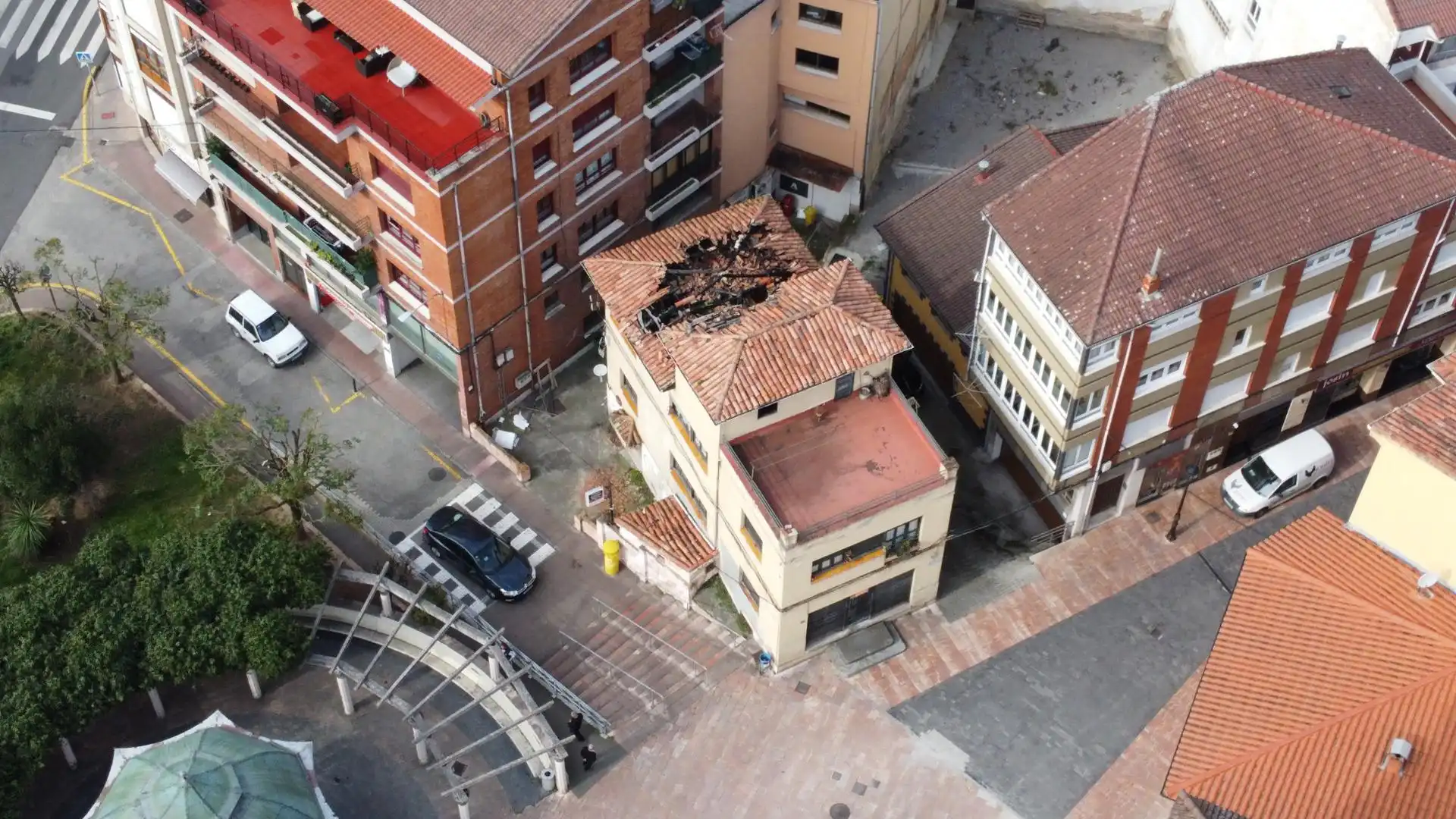 Vista exterior de Edifici en venda en Aller