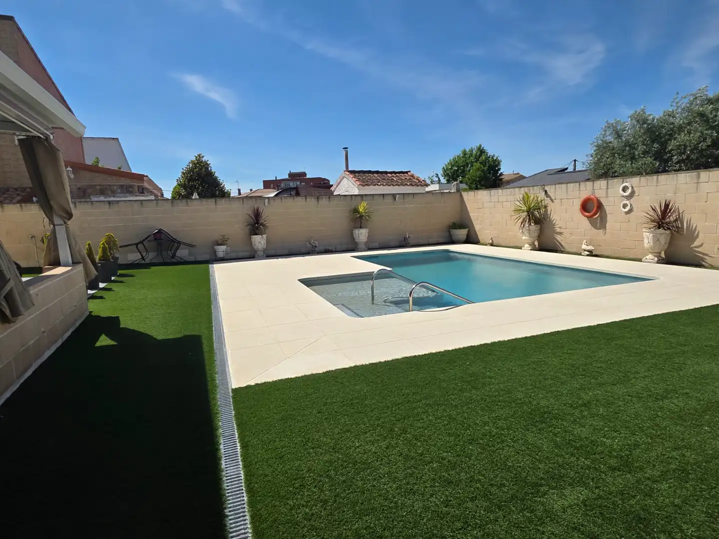 Swimming pool of Houses for sale in Griñón  with Air Conditioner, Heating and Private garden