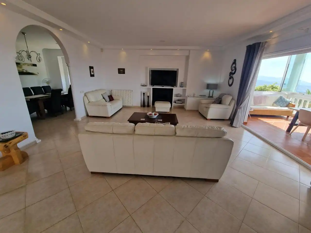 Sala de estar de Casa o chalet en venta en Periana con Aire acondicionado, Terraza y Piscina