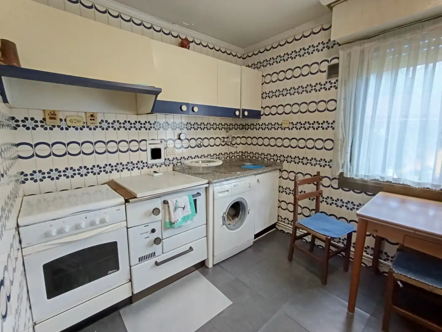 Küche von Wohnung zum Verkauf in Amurrio mit Privatgarten und Möbliert