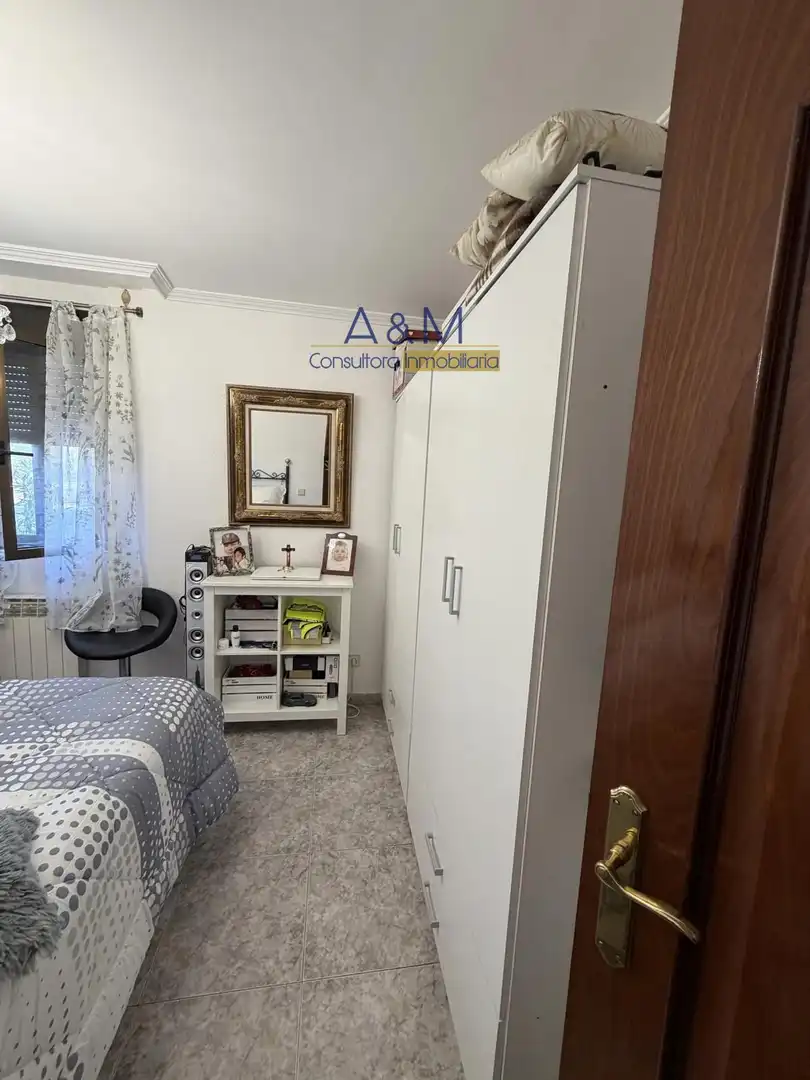 Habitación de Edificio en venta en Cigales