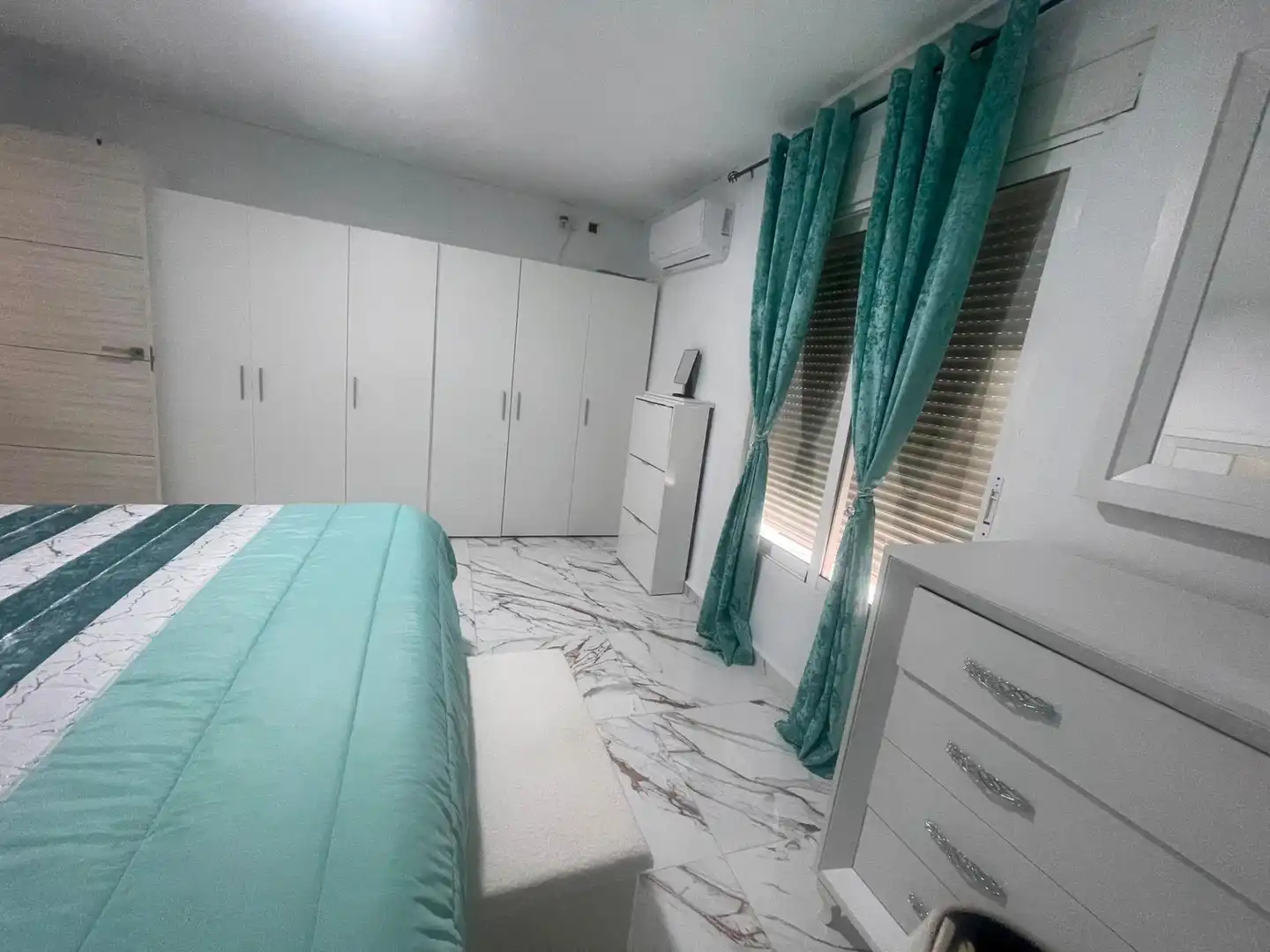 Bedroom of Houses for sale in Alzira  with Air Conditioner, Terrace and Furnished