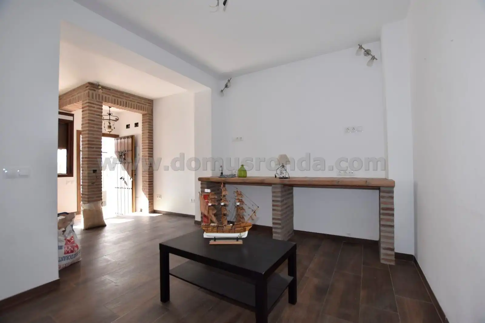 Sala d'estar de Casa o xalet en venda en Ronda amb Terrassa i Traster