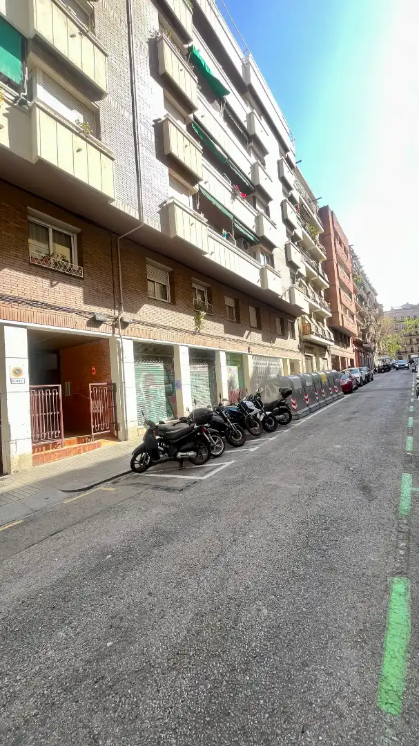 Appartamento con terrazza in vendita a Carrer de Vallhonrat, imagen 2