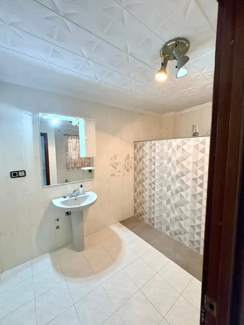 Baño de Casa adosada en venta en Alhaurín El Grande con Aire acondicionado, Amueblado y Horno