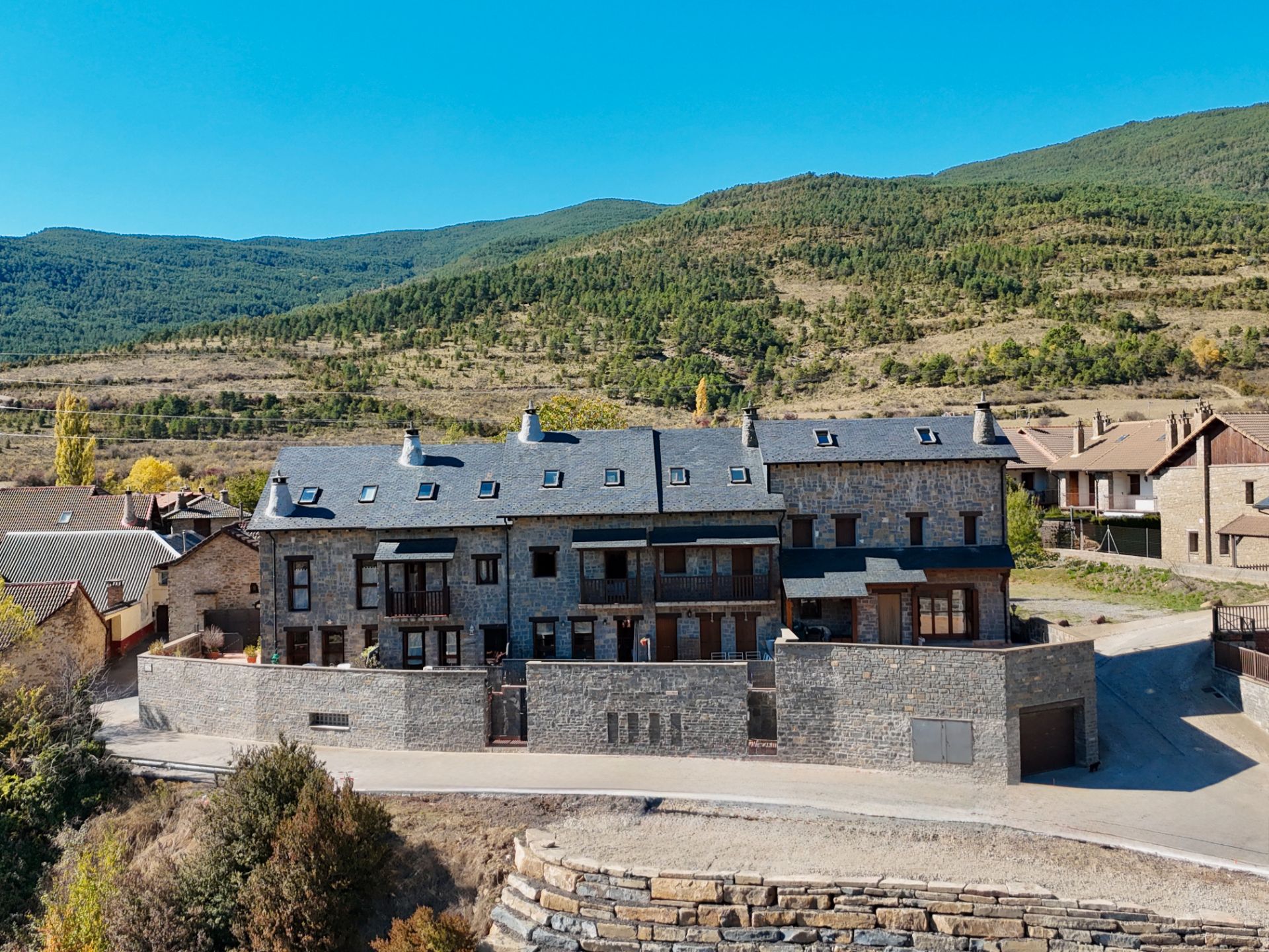 Exterior view of Single-family semi-detached for sale in Castiello de Jaca  with Heating, Private garden and Parquet flooring