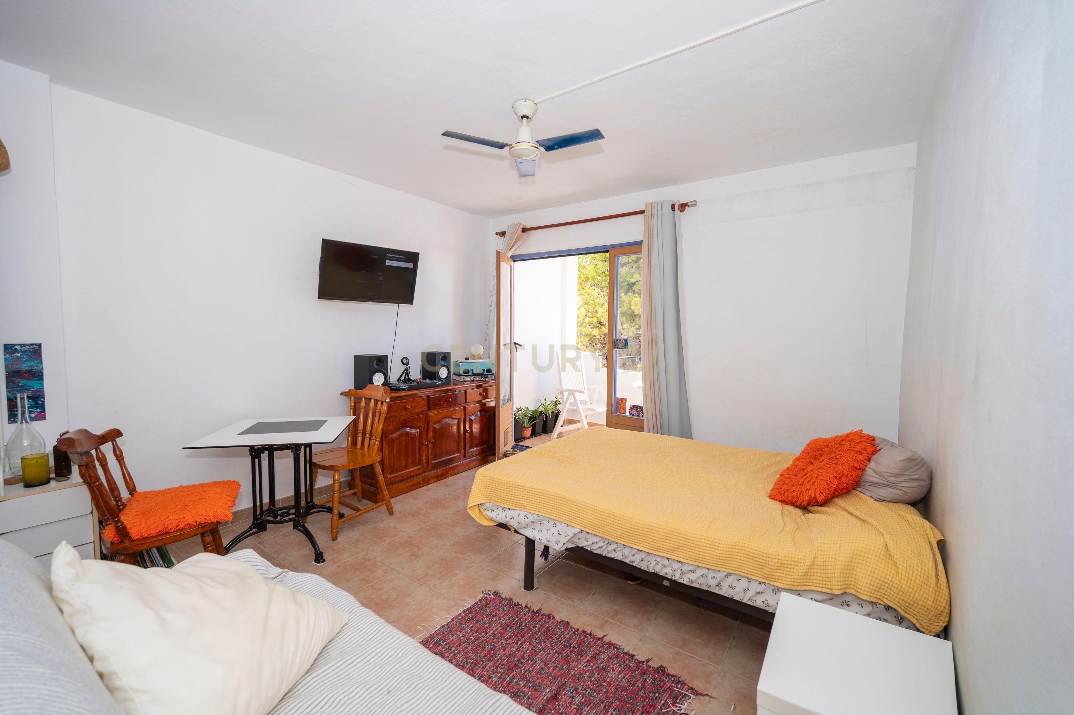 Dormitori de Estudi en venda en Sant Joan de Labritja amb Piscina i Balcó