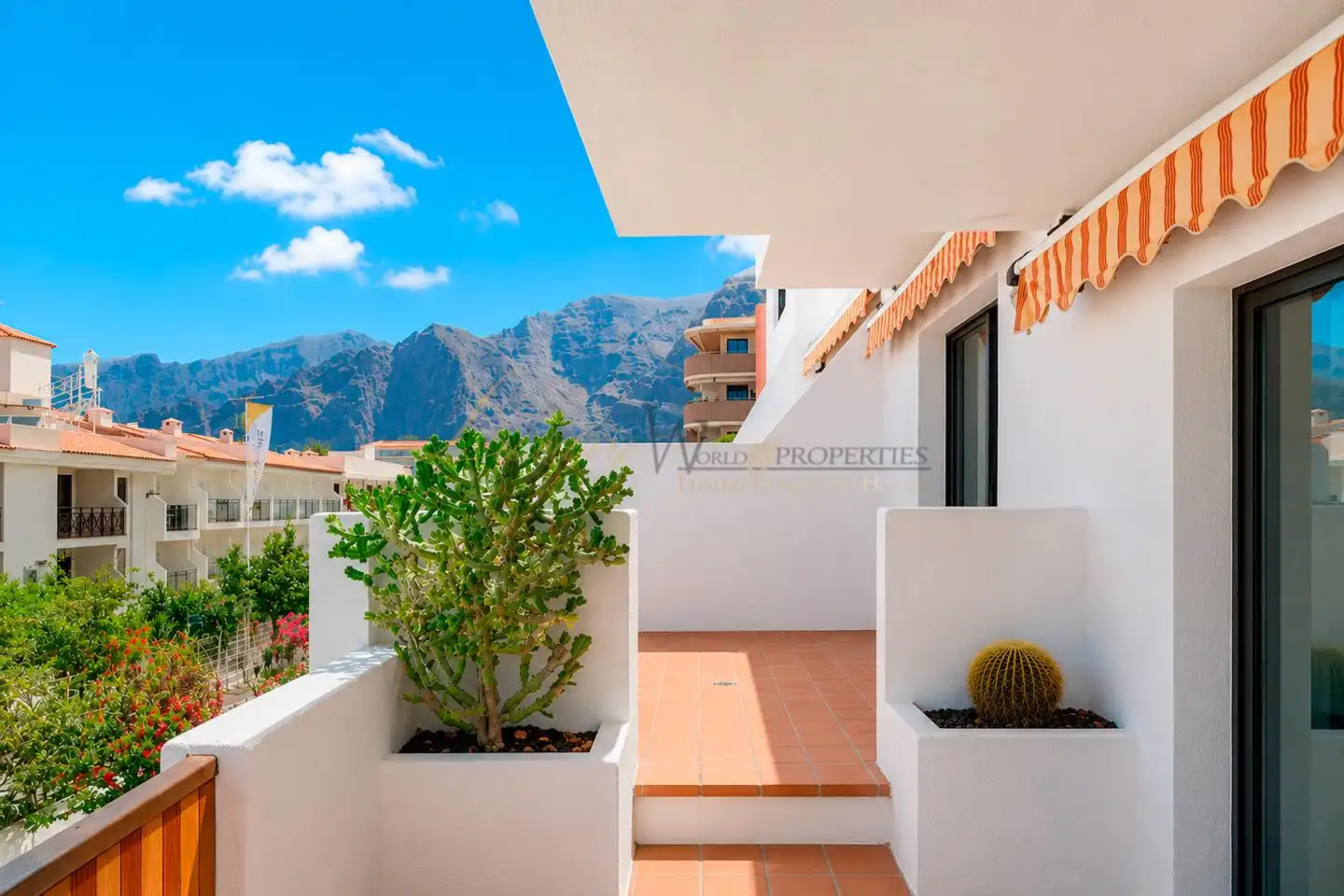 Vista exterior de Apartament en venda en Santiago del Teide amb Terrassa i Piscina comunitària