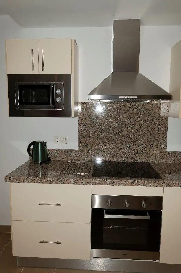 Cocina de Casa adosada de alquiler en Almuñécar con Aire acondicionado, Calefacción y Terraza