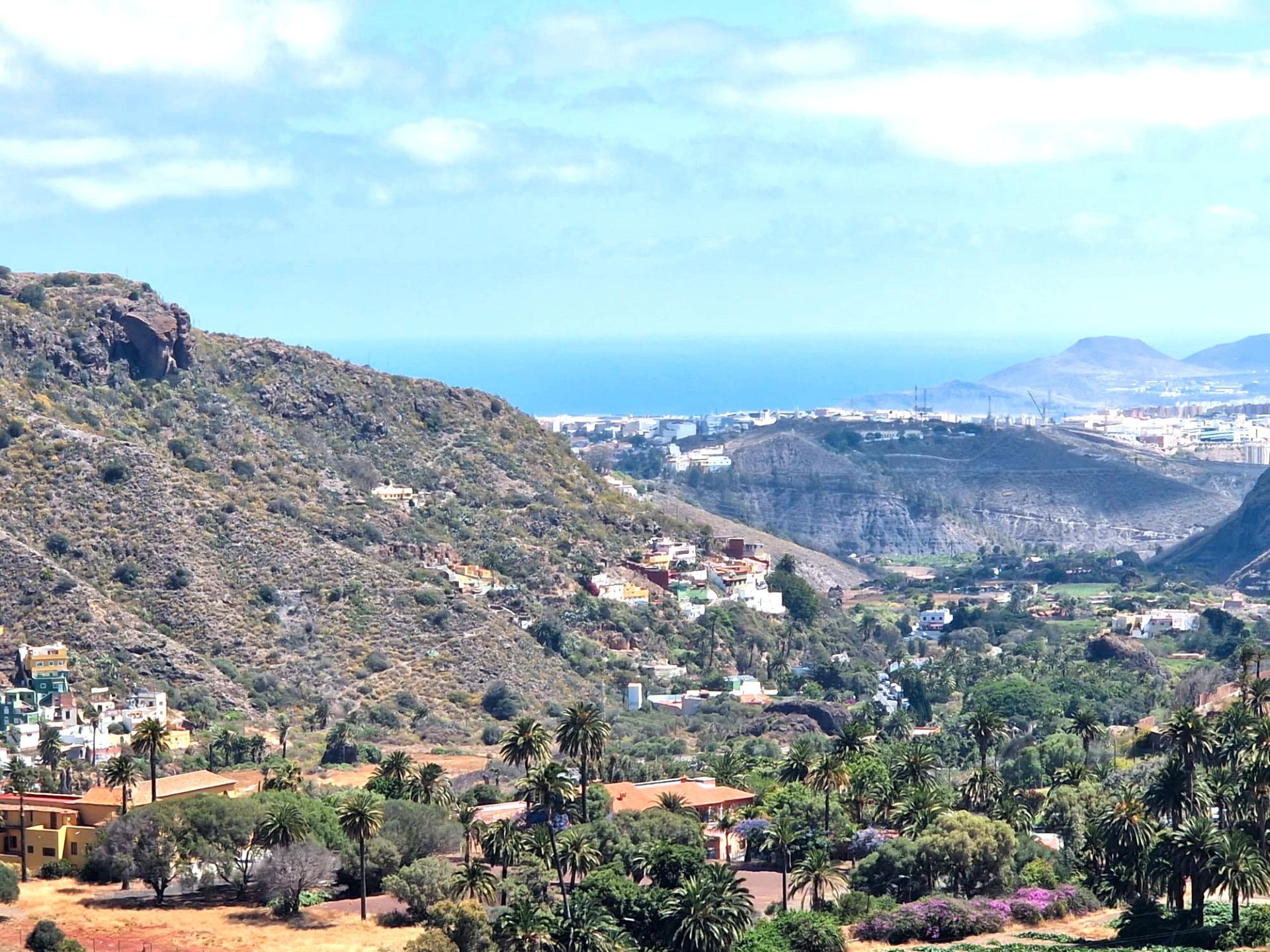 Vista exterior de Casa o xalet en venda en Las Palmas de Gran Canaria amb Jardí privat, Terrassa i Balcó