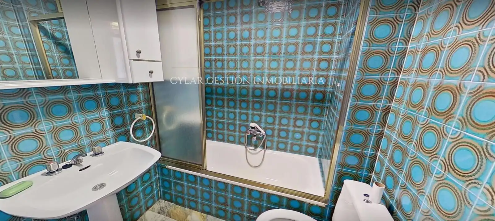Baño de Piso en venta en Salamanca con Calefacción, Terraza y Piscina