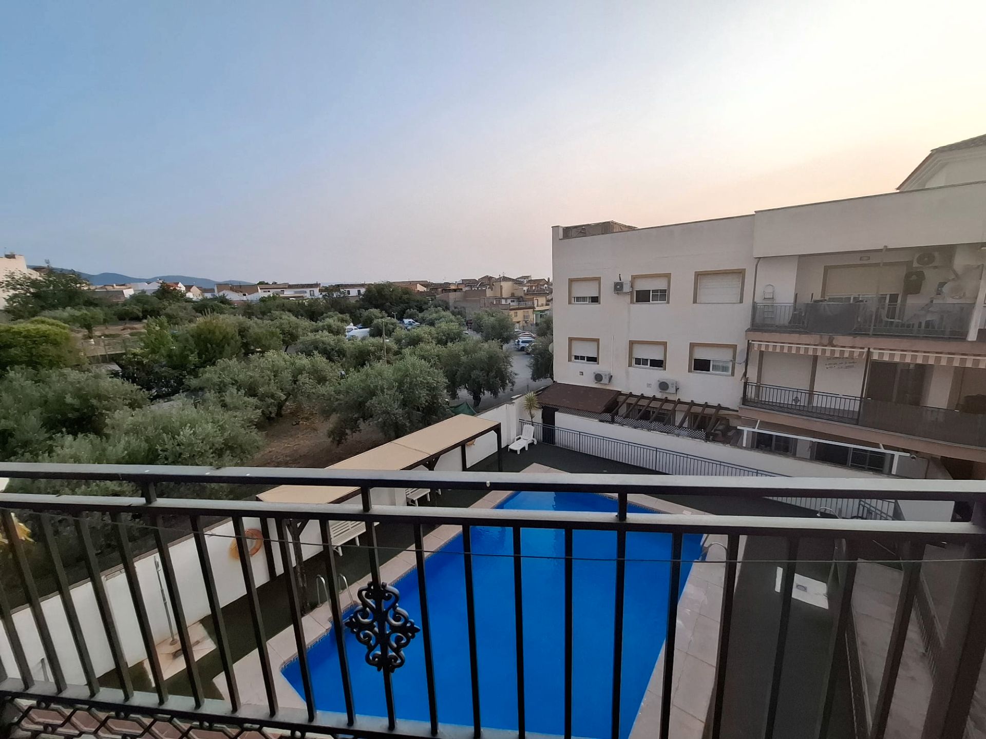 Piscina de Piso en venta en Gójar con Amueblado y Lavadora