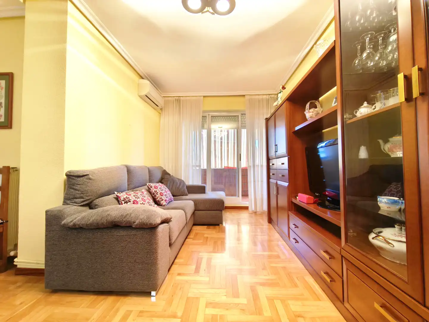 Sala d'estar de Pis en venda en  Logroño amb Calefacció, Parquet i Terrassa