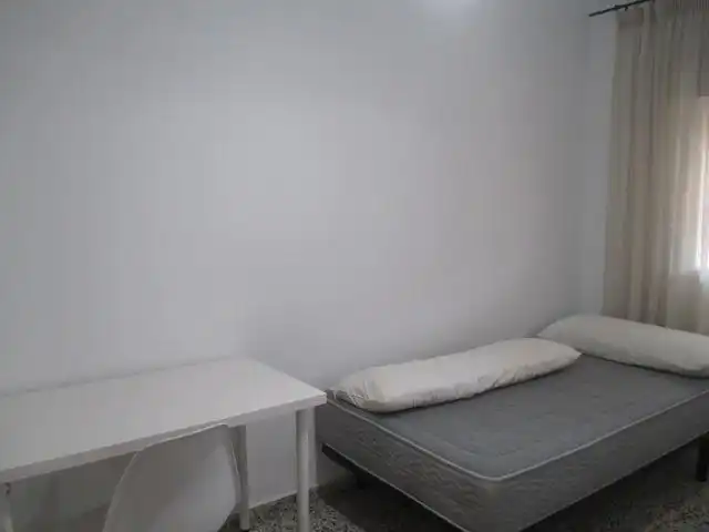 Schlafzimmer von Wohnung zur Miete in Granada mit Klimaanlage, Möbliert und Balkon