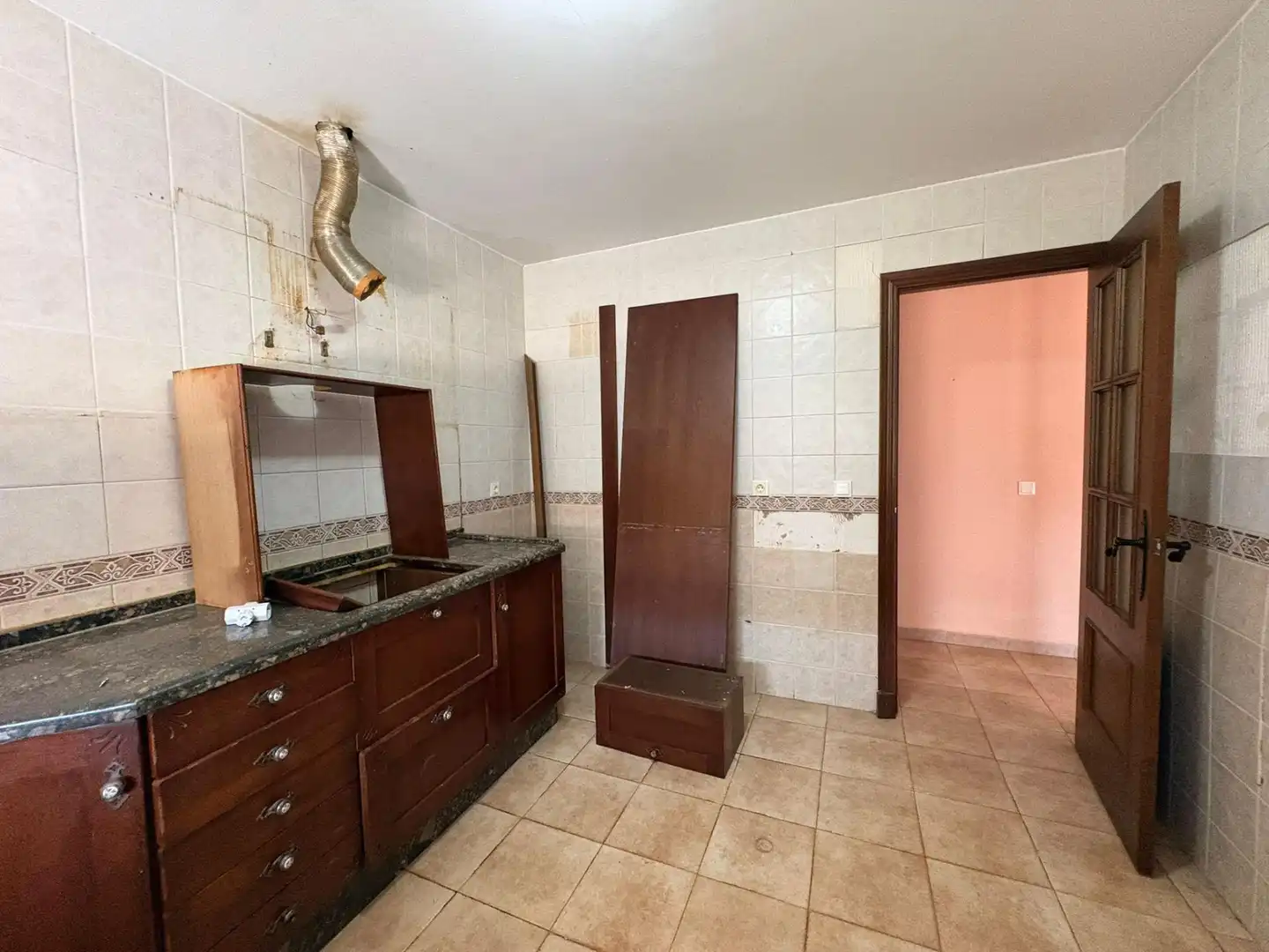 Cuina de Casa o xalet en venda en Chiclana de la Frontera amb Jardí privat