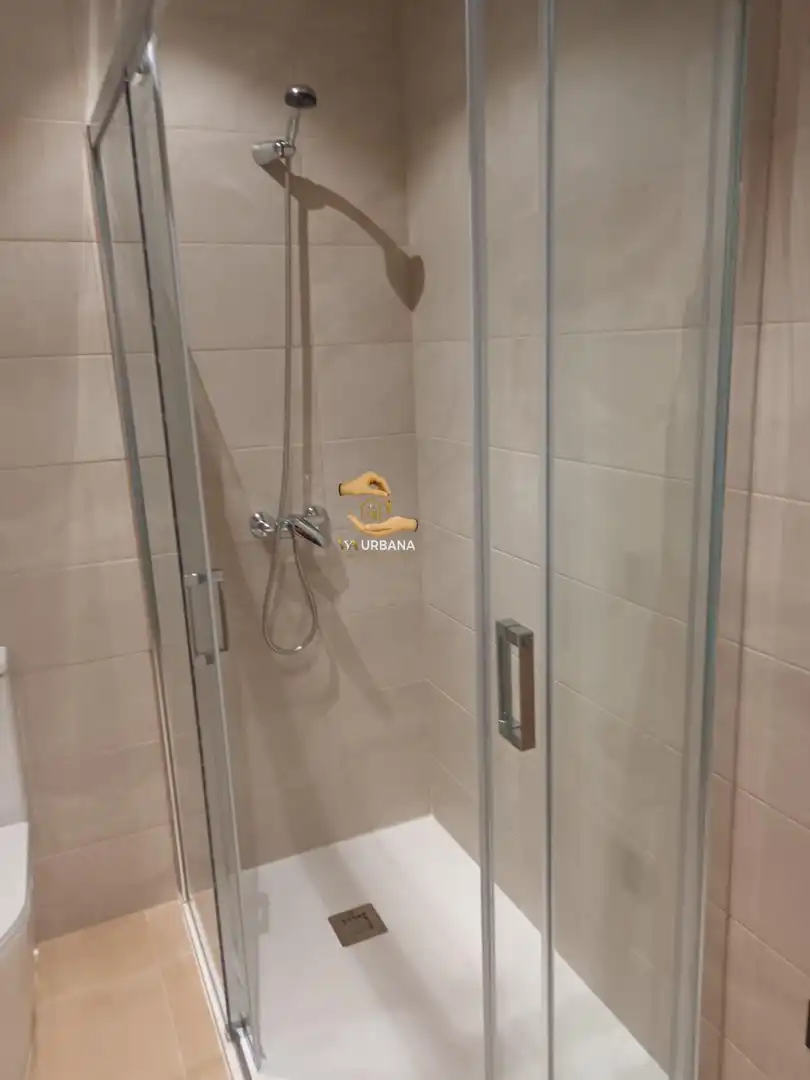 Baño de Piso de alquiler en Salamanca con Calefacción, Amueblado y Balcón