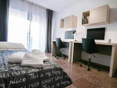 Bedroom of Flat to share in  Valencia Capital  with Furnished and Washing machine