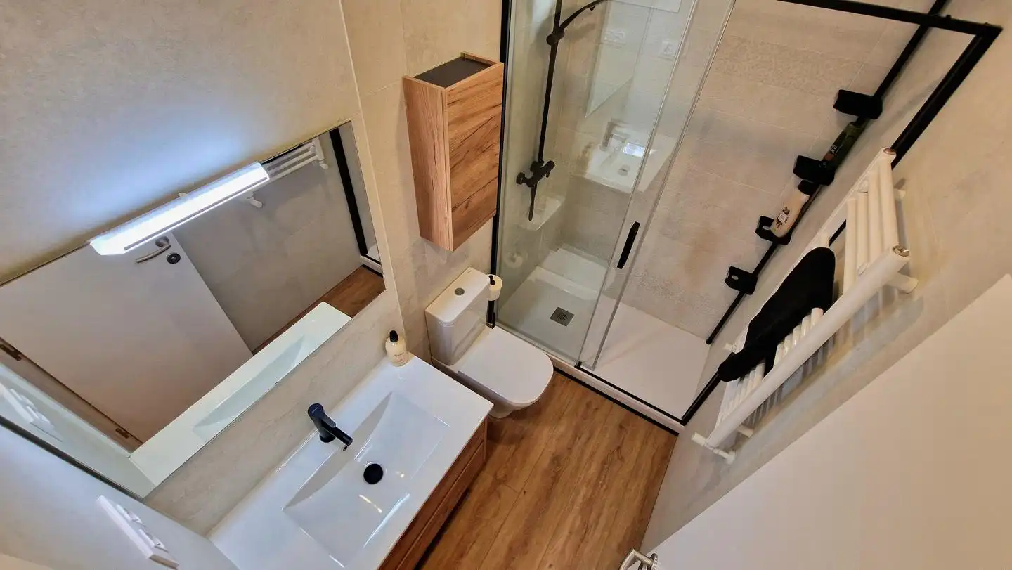 Badezimmer von Wohnung zum Verkauf in Madrid mit Klimaanlage