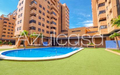 Piscina de Pis en venda en Alicante / Alacant amb Calefacció, Terrassa i Traster